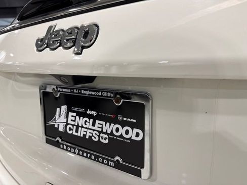 Used 2020 Jeep Compass Latitude FWD image 11