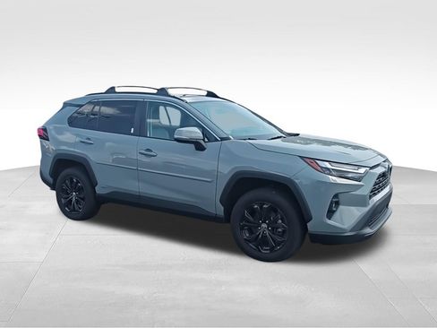 Used 2023 Toyota RAV4 XLE Premium AWD/4WD image 2