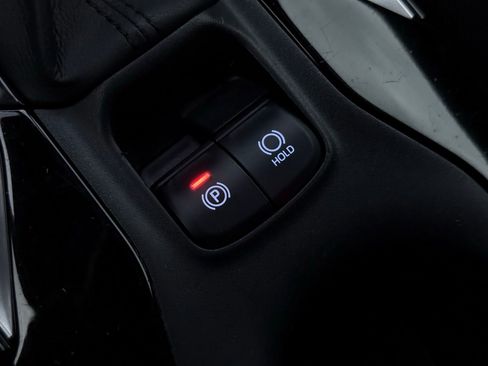 Used 2020 Toyota Corolla SE image 30