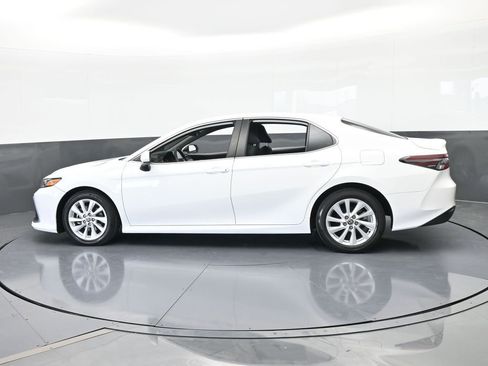 Used 2024 Toyota Camry LE image 3