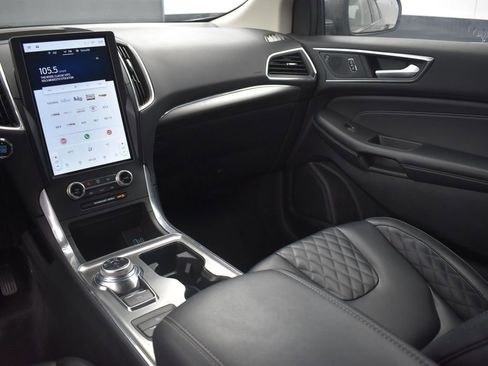 Used 2024 Ford Edge Titanium image 31