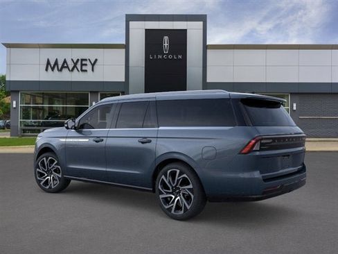 New 2026 Lincoln Navigator L Reserve AWD/4WD image 27