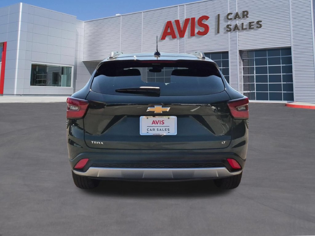 Used 2025 Chevrolet Trax LT w/ LT Convenience Package FWD image 6