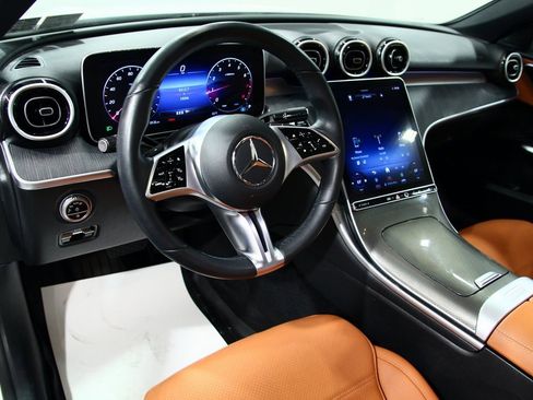 Used 2023 Mercedes-Benz C 300 4MATIC Sedan image 5