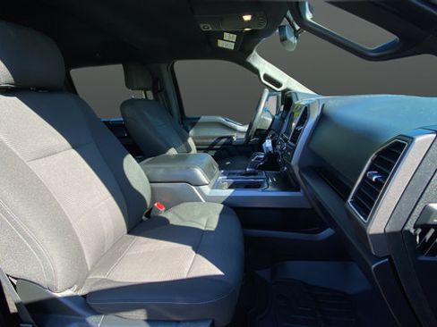 Used 2017 Ford F150 XLT w/ Equipment Group 302A Luxury AWD/4WD image 24