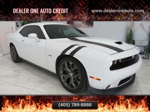 Used 2019 Dodge Challenger R/T image 1