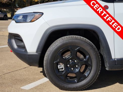 Used 2023 Jeep Compass Trailhawk image 9