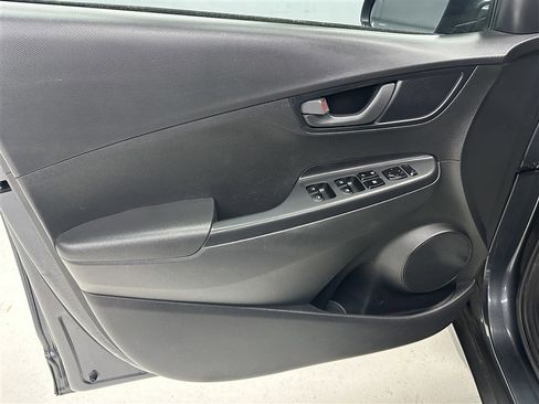 Used 2018 Hyundai Kona SEL image 17