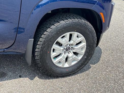 Used 2022 Nissan Frontier SV AWD/4WD image 28