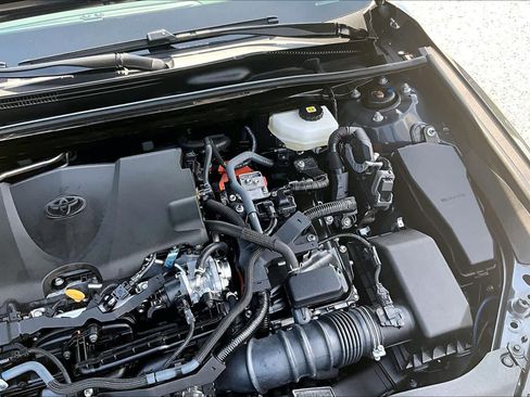 Used 2025 Toyota Camry SE FWD image 32