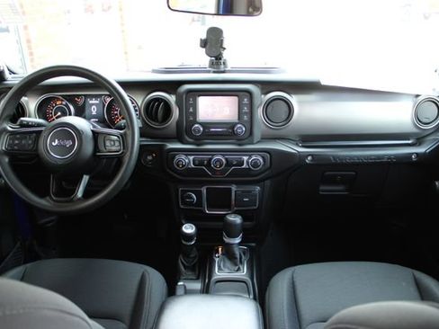 Used 2020 Jeep Wrangler Sport AWD/4WD image 38