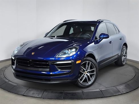 Used 2024 Porsche Macan image 1