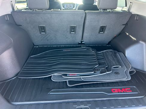 Used 2023 GMC Terrain SLE w/ Driver Convenience Package FWD image 31