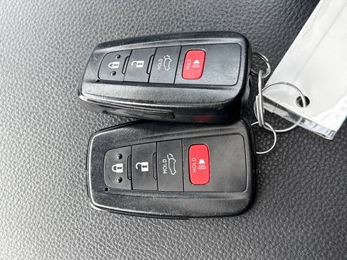 Used 2025 Toyota RAV4 XLE w/ Convenience Package AWD/4WD image 29