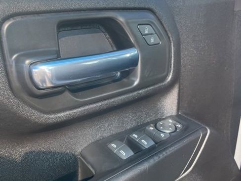 Used 2024 Chevrolet Silverado 2500 Custom w/ Custom Value Package image 11
