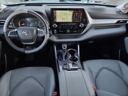 Used 2022 Toyota Highlander Platinum AWD/4WD image 15