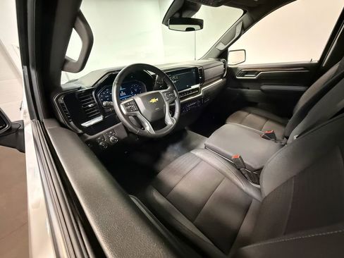 Used 2025 Chevrolet Silverado 1500 LT image 60