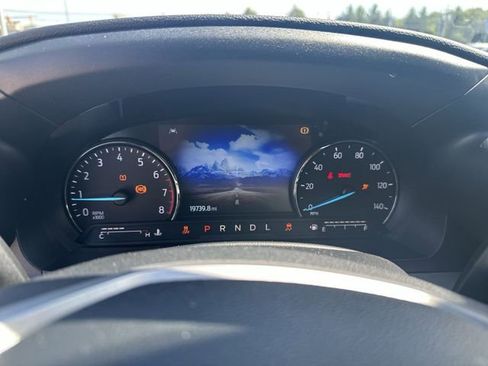 Used 2023 Ford Explorer XLT AWD/4WD image 14