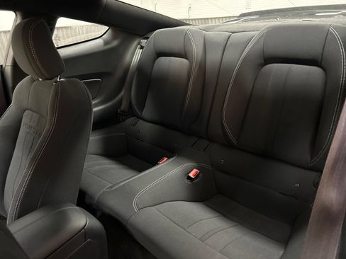 Used 2018 Ford Mustang Coupe RWD image 9