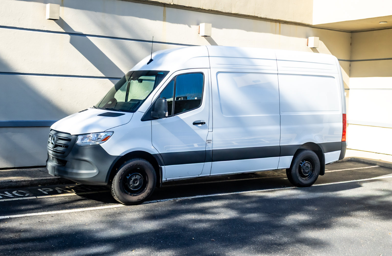 Used 2025 Mercedes-Benz Sprinter 2500 image 3