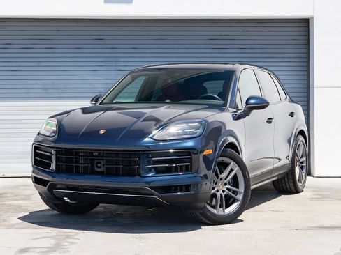 Certified 2026 Porsche Cayenne AWD/4WD image 1
