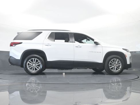 Used 2023 Chevrolet Traverse LT image 65