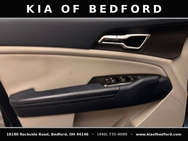 Used 2023 Kia Sportage EX AWD/4WD image 12