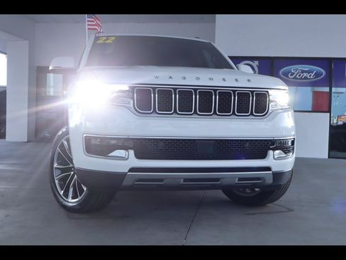 Used 2022 Jeep Wagoneer Series III w/ Premium Group I RWD image 1