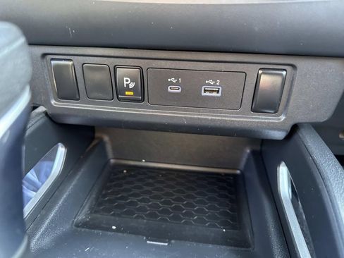 Certified 2022 Nissan Frontier SV w/ Technology Package image 27