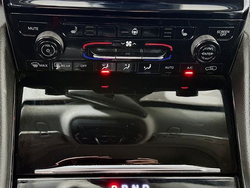 Used 2021 Jeep Grand Cherokee L Limited image 16