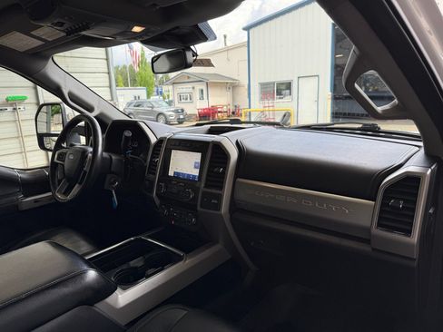 Used 2021 Ford F250 Lariat w/ Lariat Value Package AWD/4WD image 11
