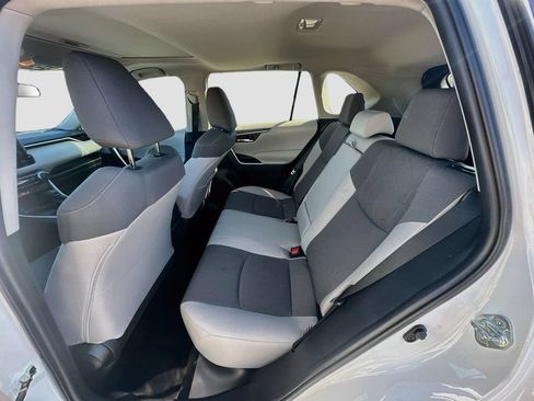 Used 2019 Toyota RAV4 XLE FWD image 20