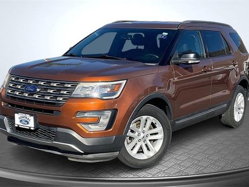 Certified 2017 Ford Explorer XLT w/ Equipment Group 201A image 12