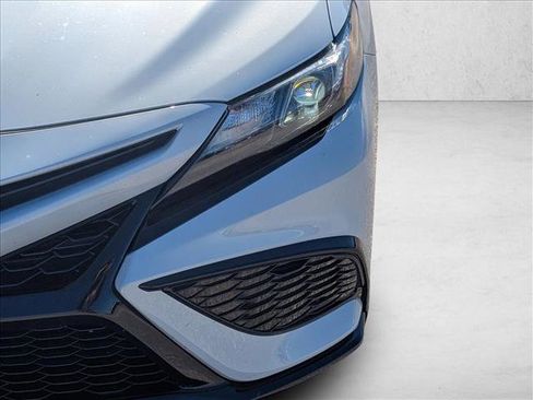 Used 2023 Toyota Camry SE image 9