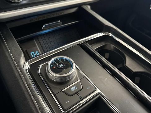 Used 2024 Ford Expedition XLT image 25