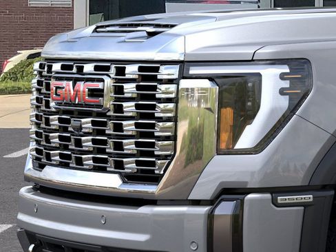 New 2026 GMC Sierra 3500 Denali w/ Technology Package image 37