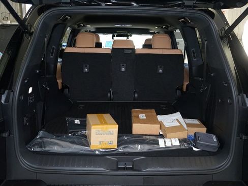 Used 2026 Lexus LX 600 4WD w/ Luxury Package image 38