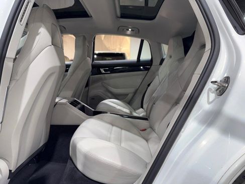 Used 2017 Porsche Panamera image 56