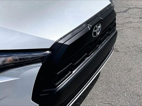 Used 2026 Toyota Corolla Cross L FWD image 30