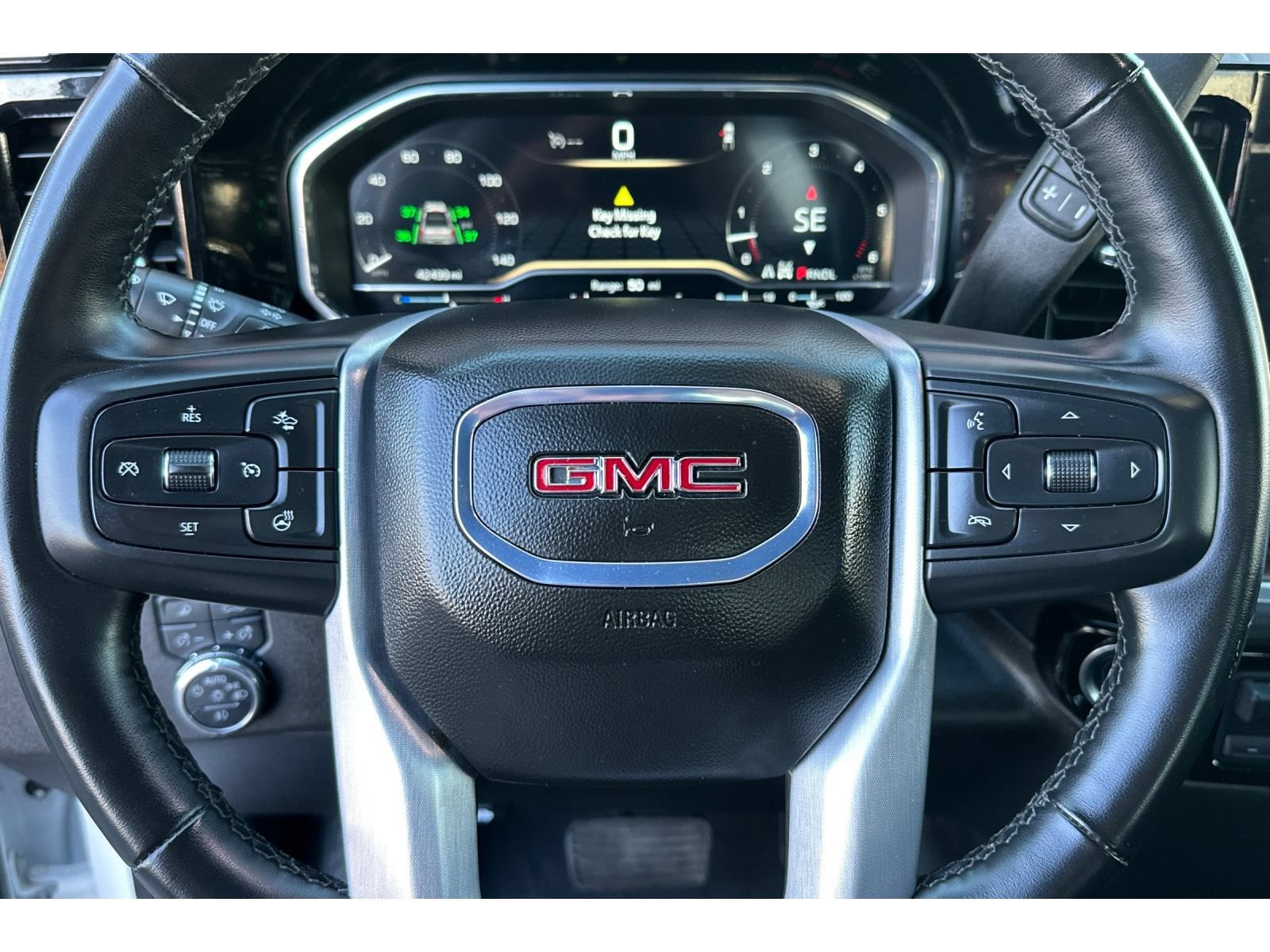 Used 2025 GMC Sierra 1500 SLT AWD/4WD image 26