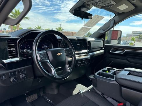 Used 2024 Chevrolet Silverado 2500 LT AWD/4WD image 15