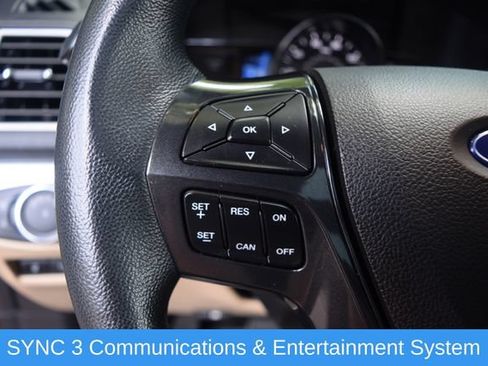 Used 2017 Ford Explorer XLT w/ Equipment Group 202A AWD/4WD image 6