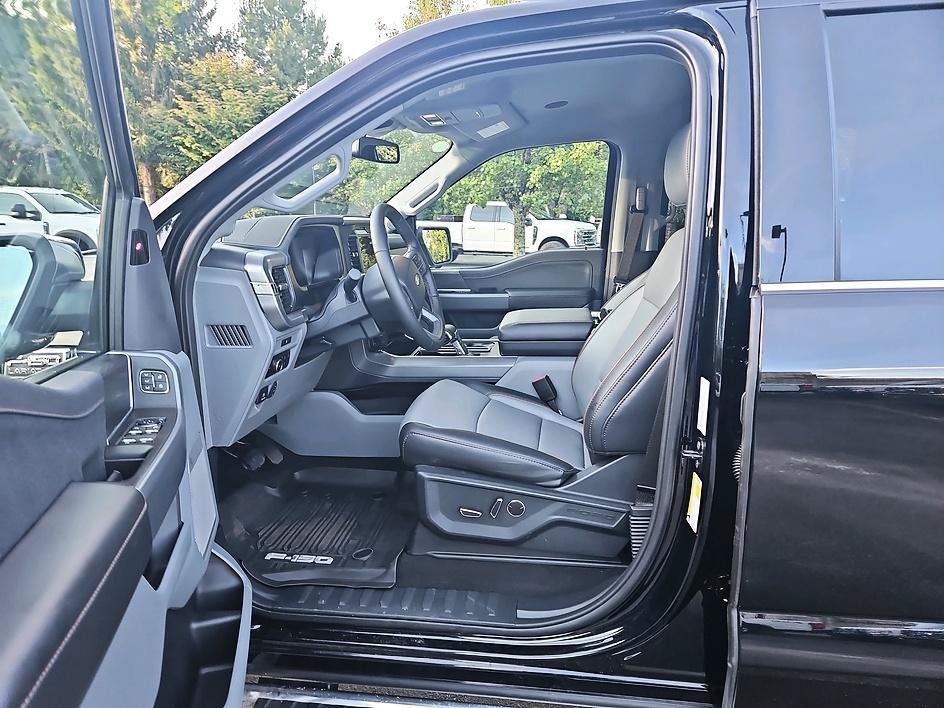 Used 2025 Ford F150 Lariat w/ Equipment Group 502A High AWD/4WD image 11