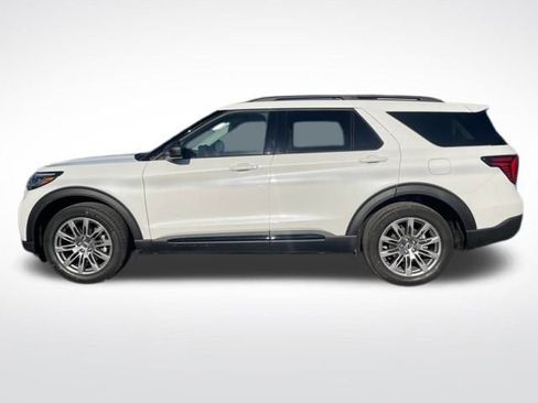 New 2026 Ford Explorer Active w/ Active Comfort Package image 2