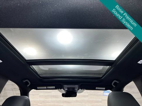 Used 2025 Honda Pilot Black Edition image 4