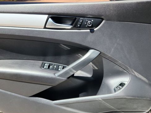 Used 2013 Volkswagen Passat 2.5 SE image 7