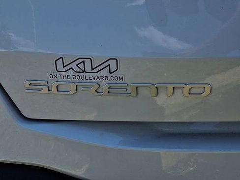 Certified 2026 Kia Sorento EX w/ EX Premium Package AWD/4WD image 30