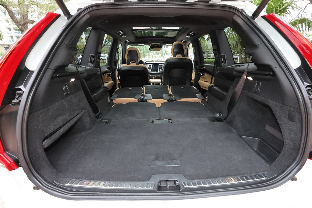 Used 2017 Volvo XC90 T6 Momentum w/ Vision Package AWD/4WD image 11
