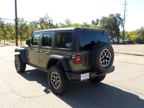 New 2025 Jeep Wrangler Unlimited Rubicon w/ Technology Group image 5