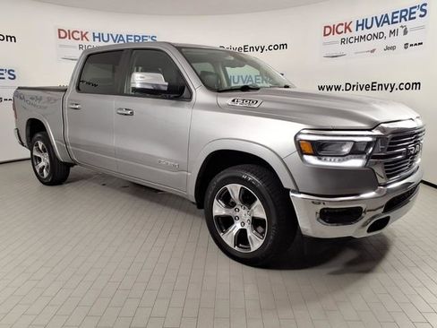 Used 2019 RAM 1500 Laramie AWD/4WD image 3